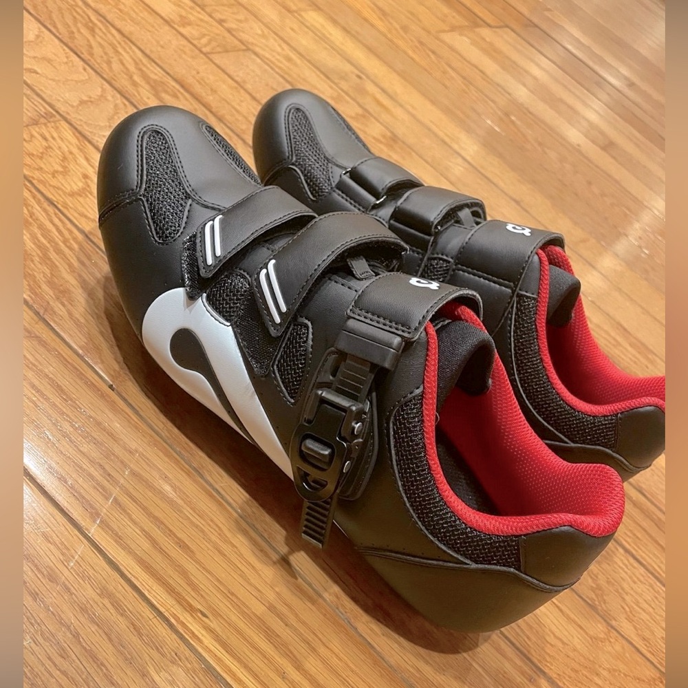 NEW Peloton Cycling shoes size 45